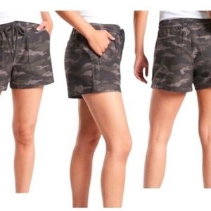 Athleta Camo Farallon shorts